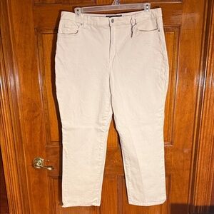 Gloria Vanderbilt Light Cream Cropped Straight-Leg Jeans